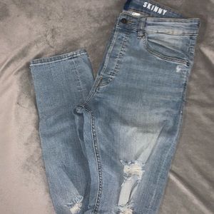 Men’s ripped denim jeans. Size 31. Like new